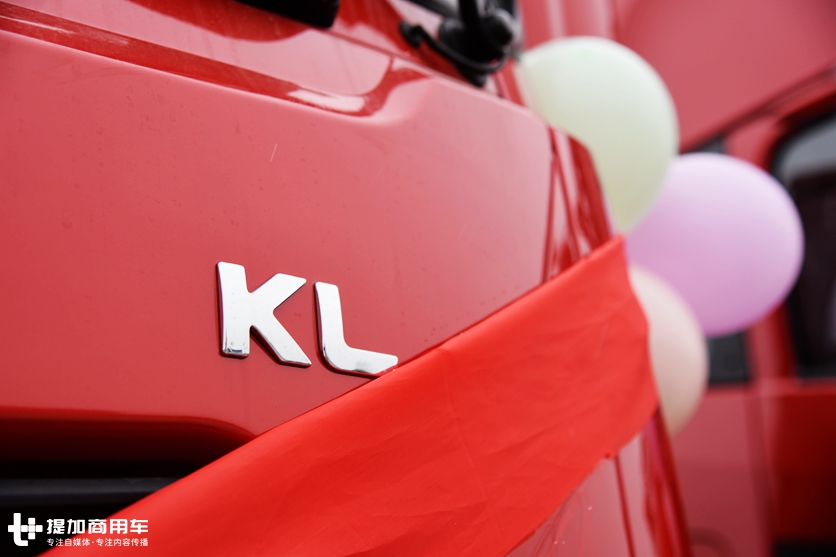 畅销10年后终于迎来大改款，先带您看下沃尔沃技术升级下的新天龙到底如何 - 第2张