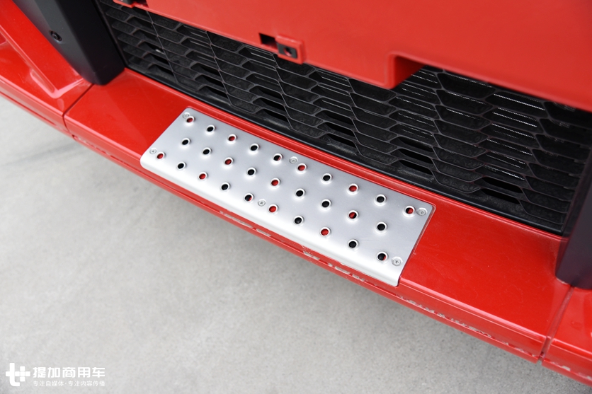 畅销10年后终于迎来大改款，先带您看下沃尔沃技术升级下的新天龙到底如何 - 第5张