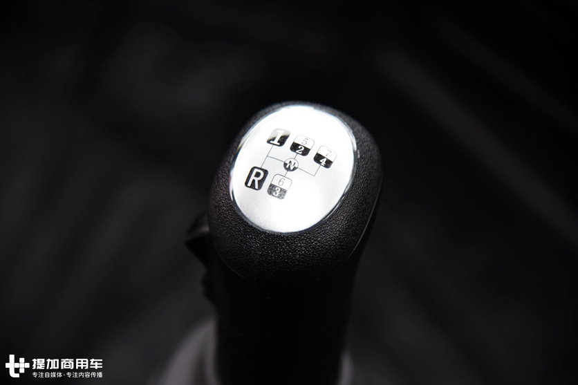 畅销10年后终于迎来大改款，先带您看下沃尔沃技术升级下的新天龙到底如何 - 第11张