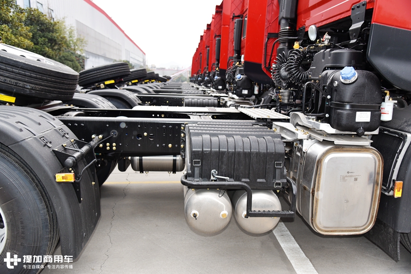 畅销10年后终于迎来大改款，先带您看下沃尔沃技术升级下的新天龙到底如何 - 第18张