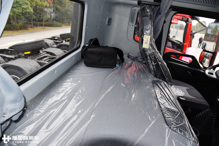 畅销10年后终于迎来大改款，先带您看下沃尔沃技术升级下的新天龙到底如何 - 第32张