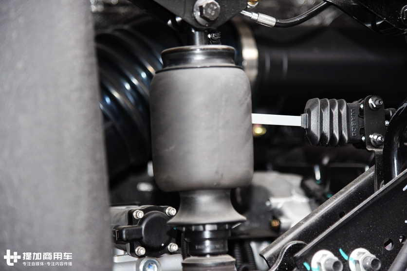 畅销10年后终于迎来大改款，先带您看下沃尔沃技术升级下的新天龙到底如何 - 第19张