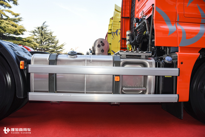 自动挡、液力缓速器、空气悬架全都有,2019款重汽汕德卡实拍 - 第10张 - 提加商用车网 自动挡、液力缓速器、空气悬架全都有,2019款重汽汕德卡实拍 - 第10张