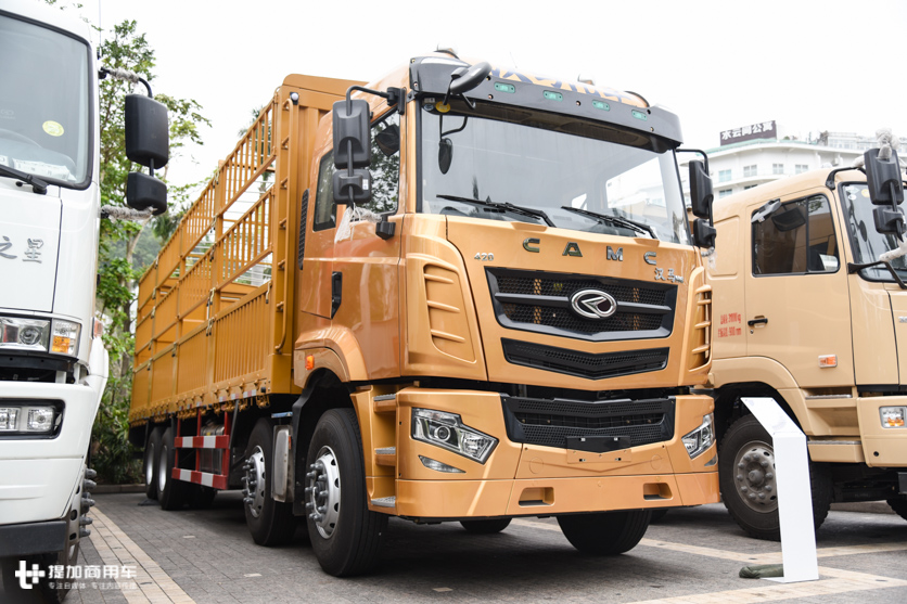 老款车型换新内饰,低地板LNG牵引车抢眼,2019年华菱商务大会车型抢先看 - 第13张 - 提加商用车网 老款车型换新内饰,低地板LNG牵引车抢眼,2019年华菱商务大会车型抢先看 - 第13张