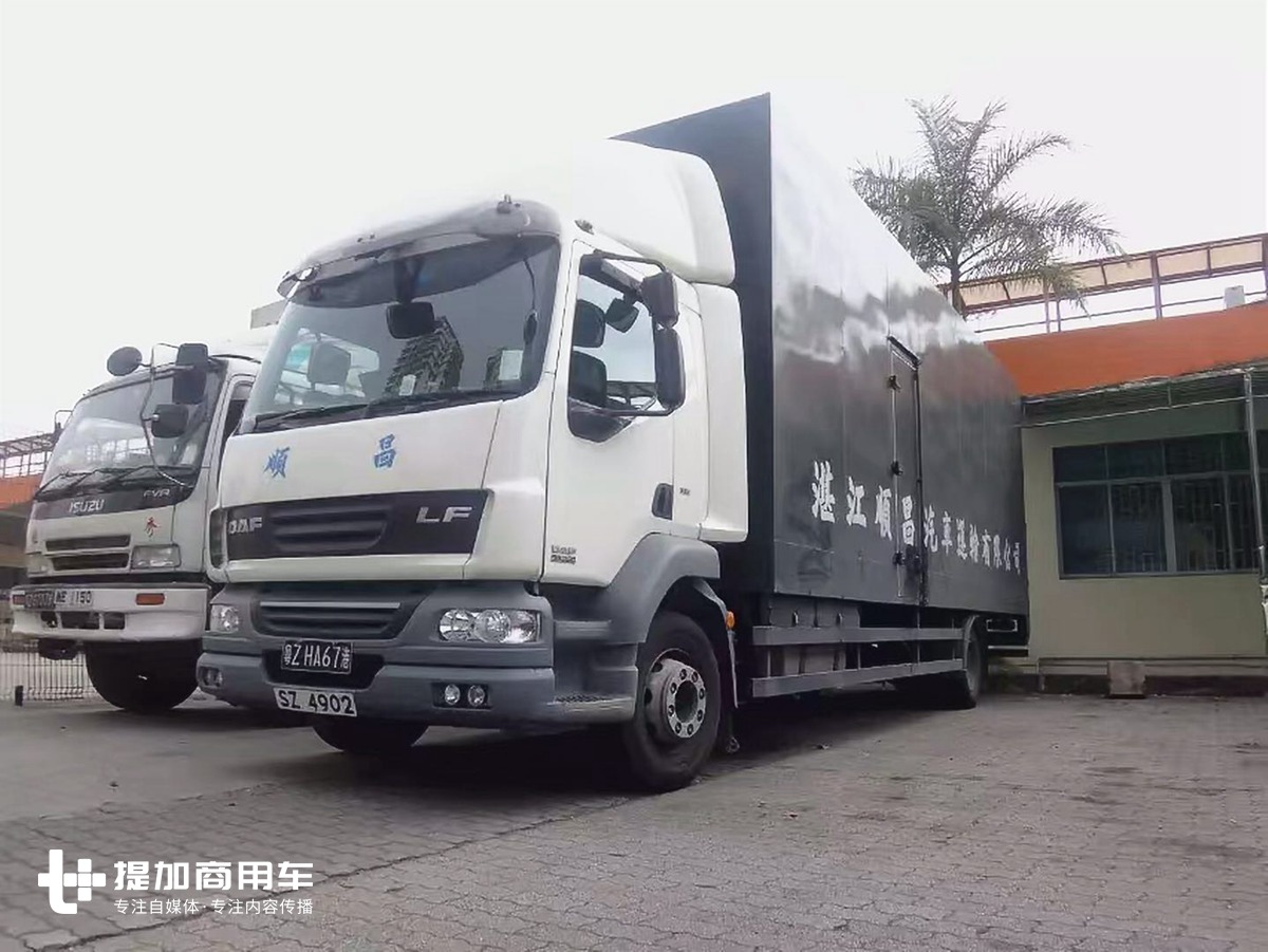 雷诺上世纪90年代末推出的一款卡车,名字叫克拉斯(Kerax),牛不牛逼?你自己看! - 第5张 - 提加商用车网 雷诺上世纪90年代末推出的一款卡车,名字叫克拉斯(Kerax),牛不牛逼?你自己看! - 第5张