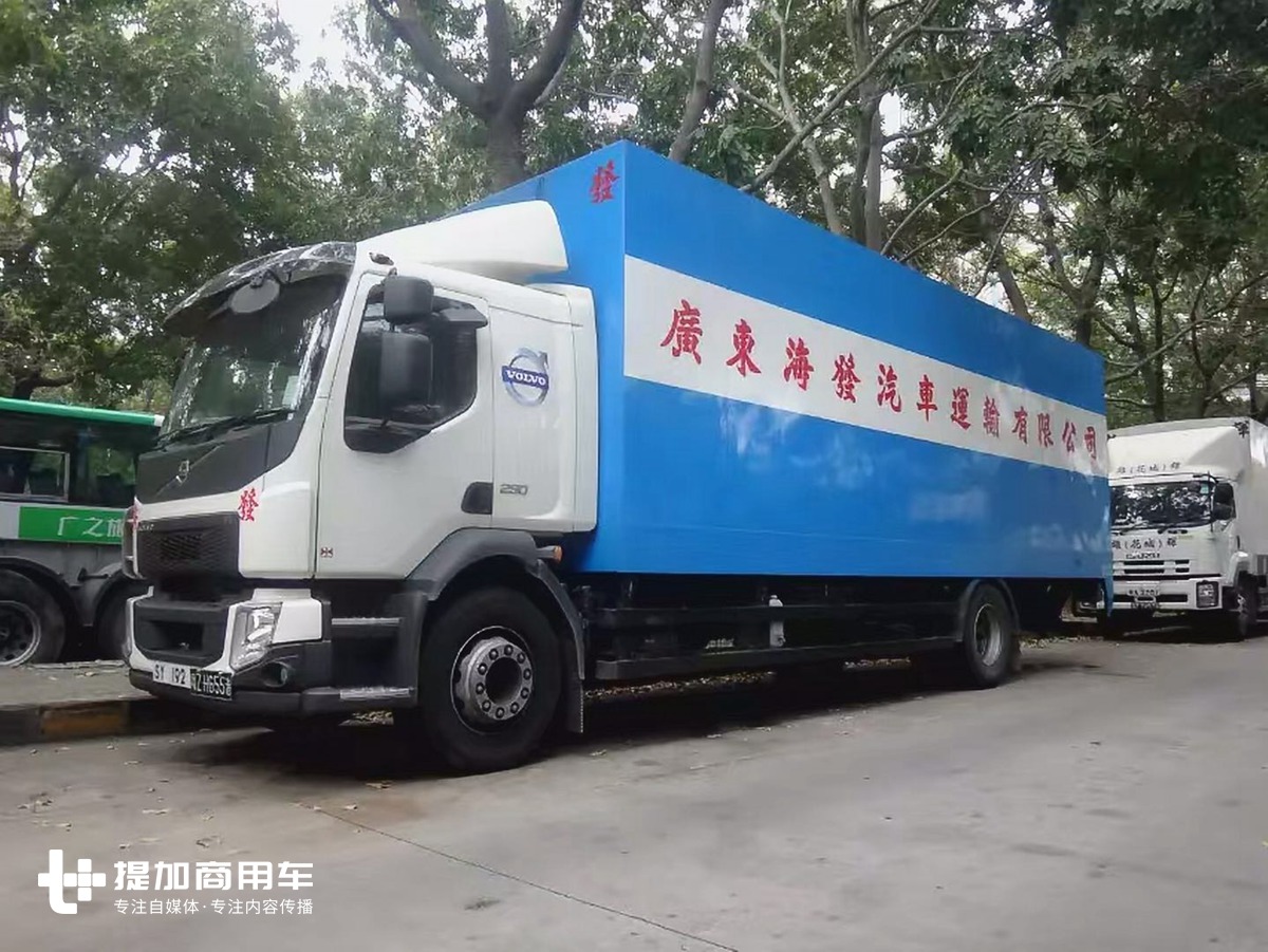 雷诺上世纪90年代末推出的一款卡车,名字叫克拉斯(Kerax),牛不牛逼?你自己看! - 第4张 - 提加商用车网 雷诺上世纪90年代末推出的一款卡车,名字叫克拉斯(Kerax),牛不牛逼?你自己看! - 第4张