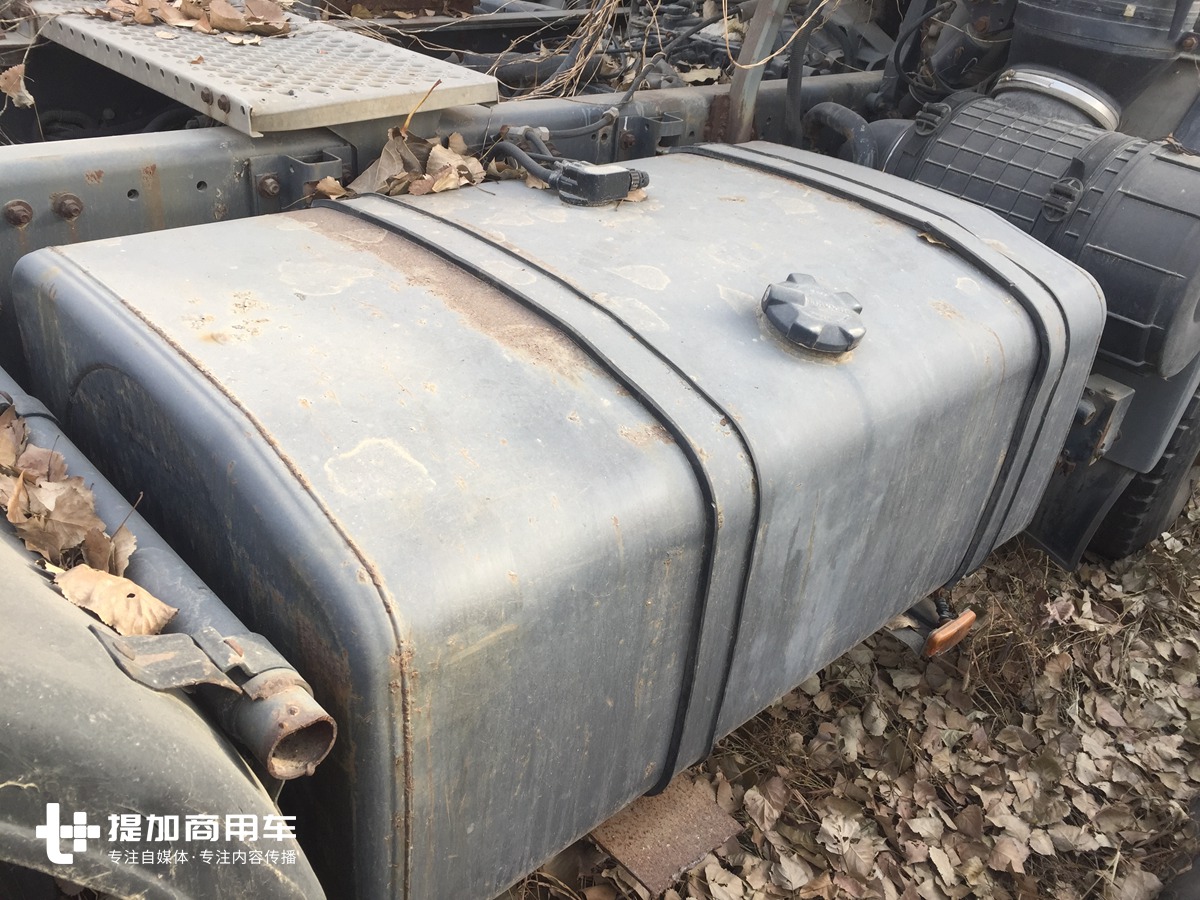 雷诺上世纪90年代末推出的一款卡车,名字叫克拉斯(Kerax),牛不牛逼?你自己看! - 第20张 - 提加商用车网 雷诺上世纪90年代末推出的一款卡车,名字叫克拉斯(Kerax),牛不牛逼?你自己看! - 第20张