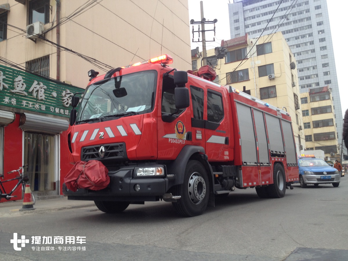 雷诺上世纪90年代末推出的一款卡车,名字叫克拉斯(Kerax),牛不牛逼?你自己看! - 第24张 - 提加商用车网 雷诺上世纪90年代末推出的一款卡车,名字叫克拉斯(Kerax),牛不牛逼?你自己看! - 第24张