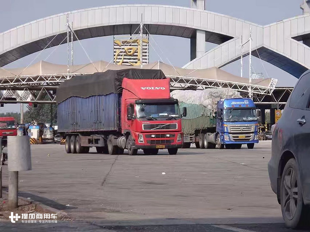 农贸市场再遇斯堪尼亚神级卡车，运营320多万公里退役后还在发挥余热 - 第5张