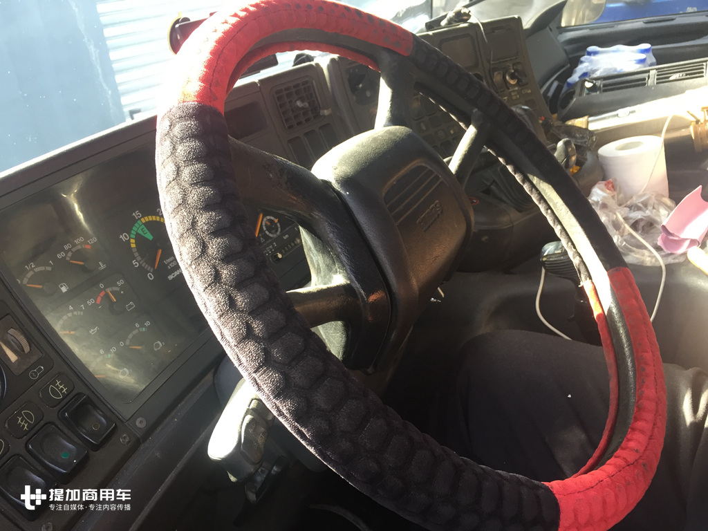 农贸市场再遇斯堪尼亚神级卡车,运营320多万公里退役后还在发挥余热 - 第8张 - 提加商用车网 农贸市场再遇斯堪尼亚神级卡车,运营320多万公里退役后还在发挥余热 - 第8张