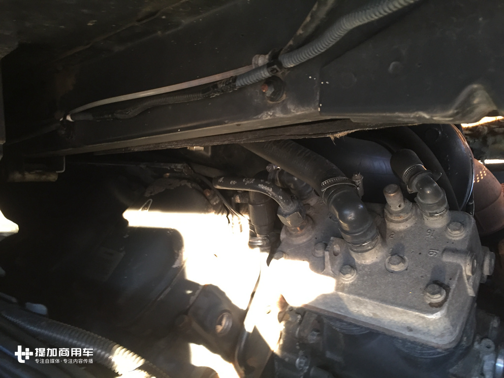 TOPLINE驾驶室，还是V8动力，近距离体验上一代斯堪尼亚的王者车型R580 - 第12张