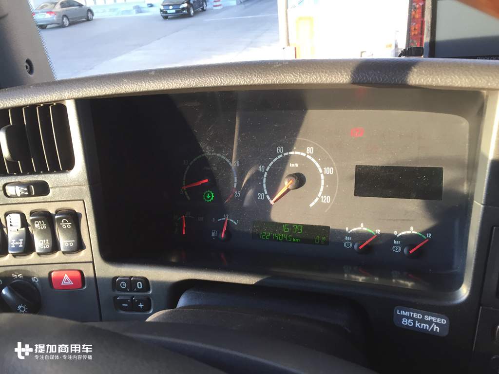 TOPLINE驾驶室，还是V8动力，近距离体验上一代斯堪尼亚的王者车型R580 - 第22张