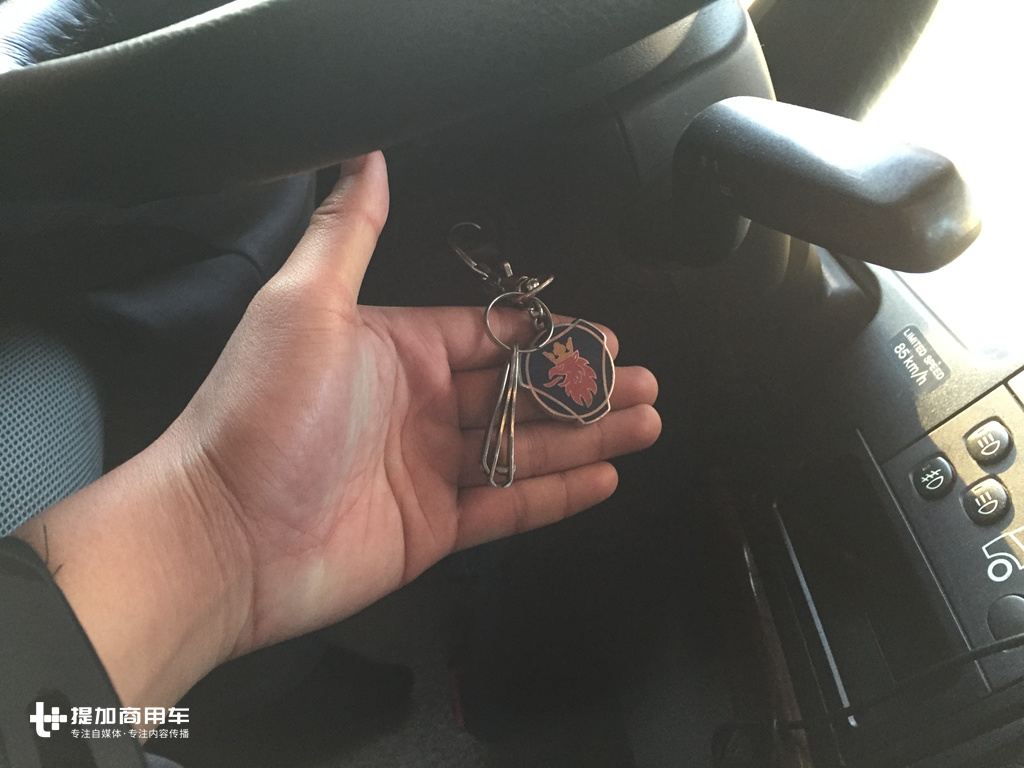 TOPLINE驾驶室，还是V8动力，近距离体验上一代斯堪尼亚的王者车型R580 - 第23张