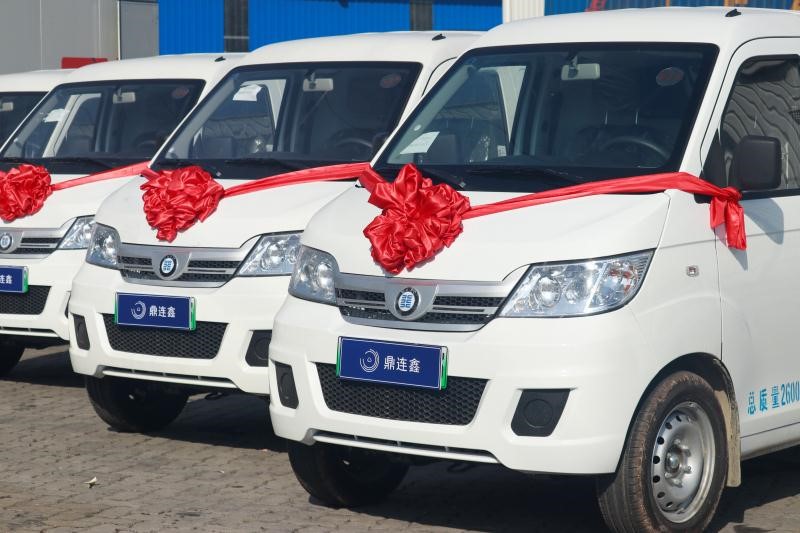 首批300辆交付！恒天新楚风、鼎连鑫与货拉拉结成战略联盟 - 第1张