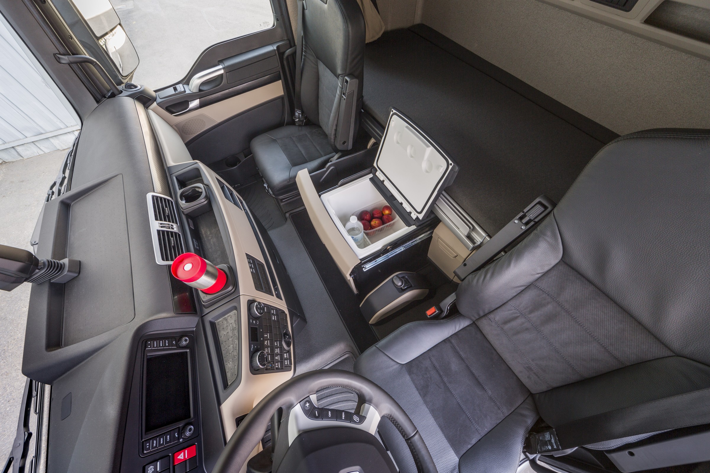 内饰细节改进变速箱大升级2019款曼恩国内在售卡车已同步欧洲配置