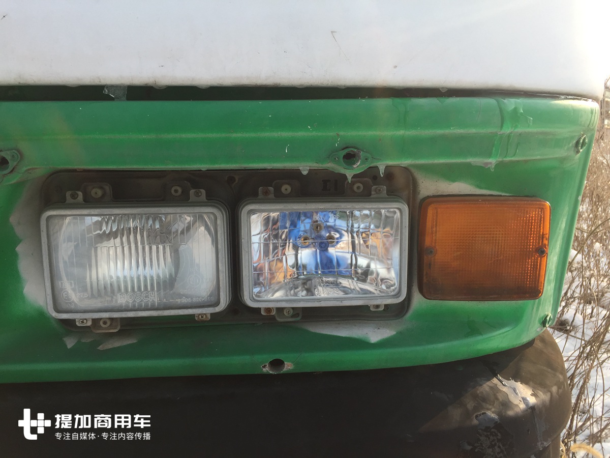 还挂着保时捷马标？这辆23年前的国产大巴配置豪华的让人不敢想象 - 第7张