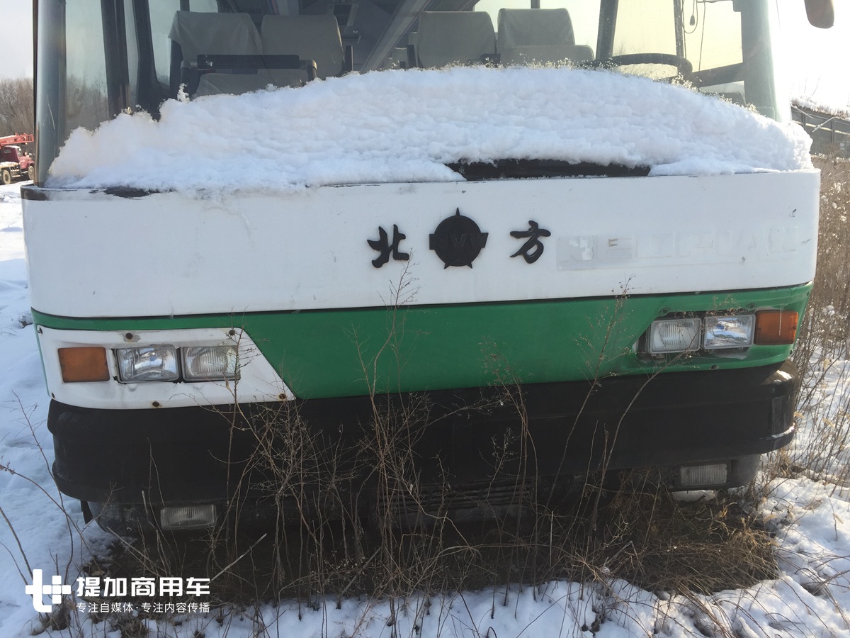 还挂着保时捷马标？这辆23年前的国产大巴配置豪华的让人不敢想象 - 第9张
