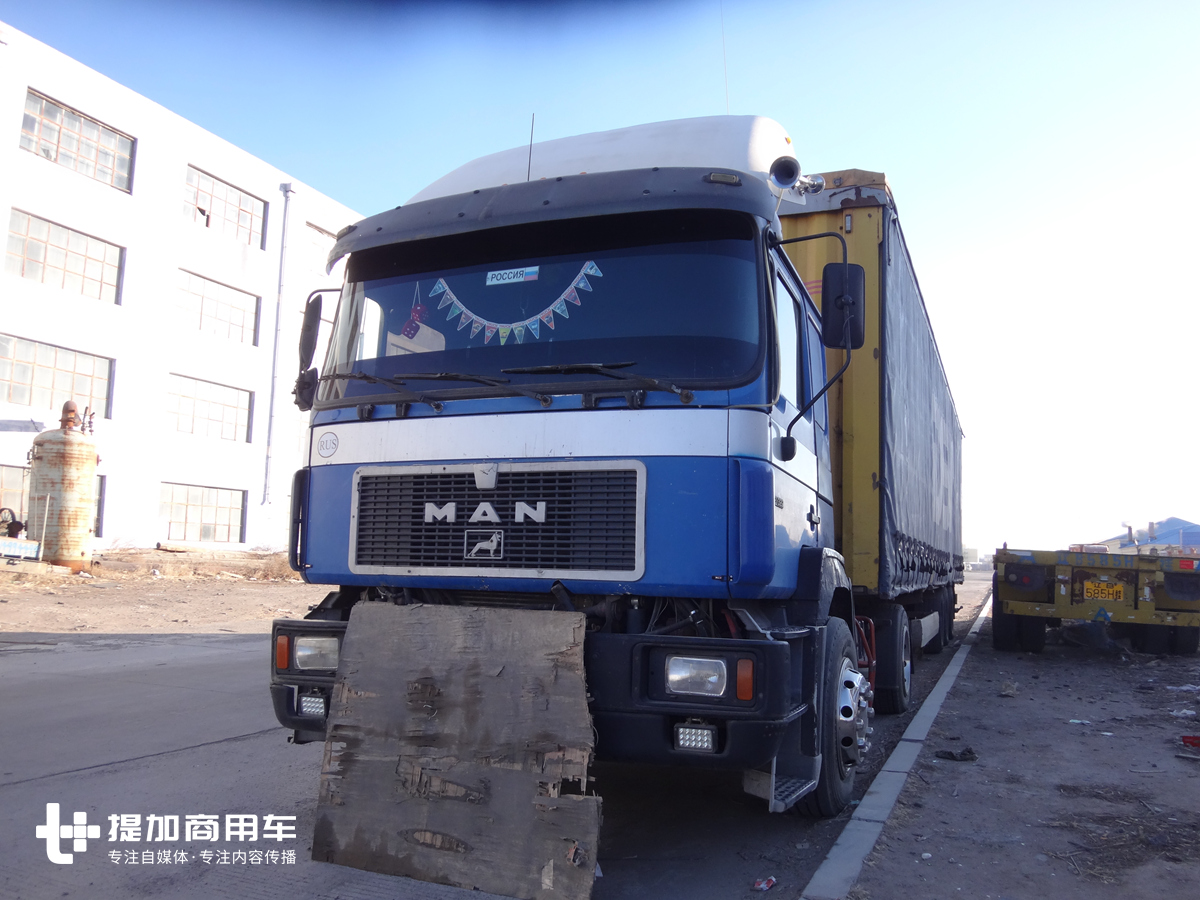 德龙F2000的原型车,带您见识一辆30多年车龄的曼恩F90牵引车 - 第2张 - 提加商用车网 德龙F2000的原型车,带您见识一辆30多年车龄的曼恩F90牵引车 - 第2张