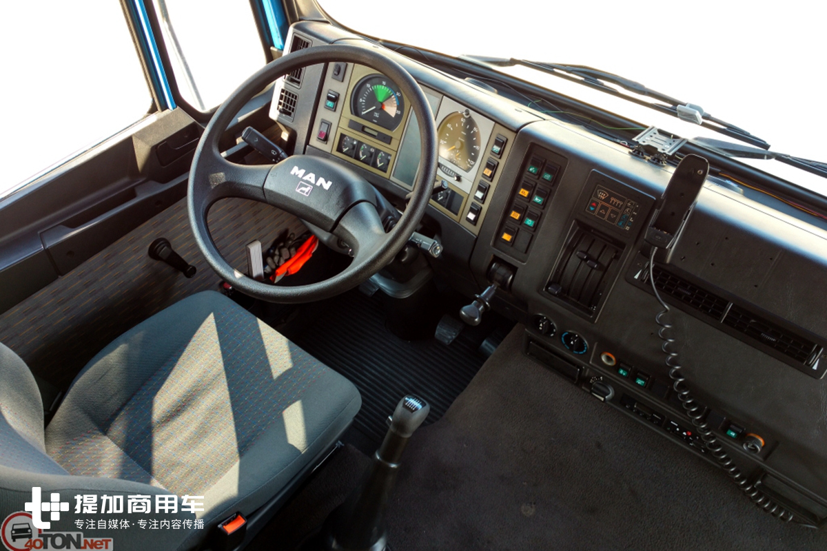 德龙F2000的原型车，带您见识一辆30多年车龄的曼恩F90牵引车 - 第8张