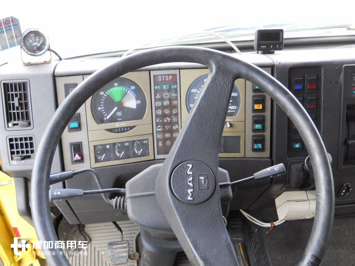 德龙F2000的原型车,带您见识一辆30多年车龄的曼恩F90牵引车 - 第11张 - 提加商用车网 德龙F2000的原型车,带您见识一辆30多年车龄的曼恩F90牵引车 - 第11张