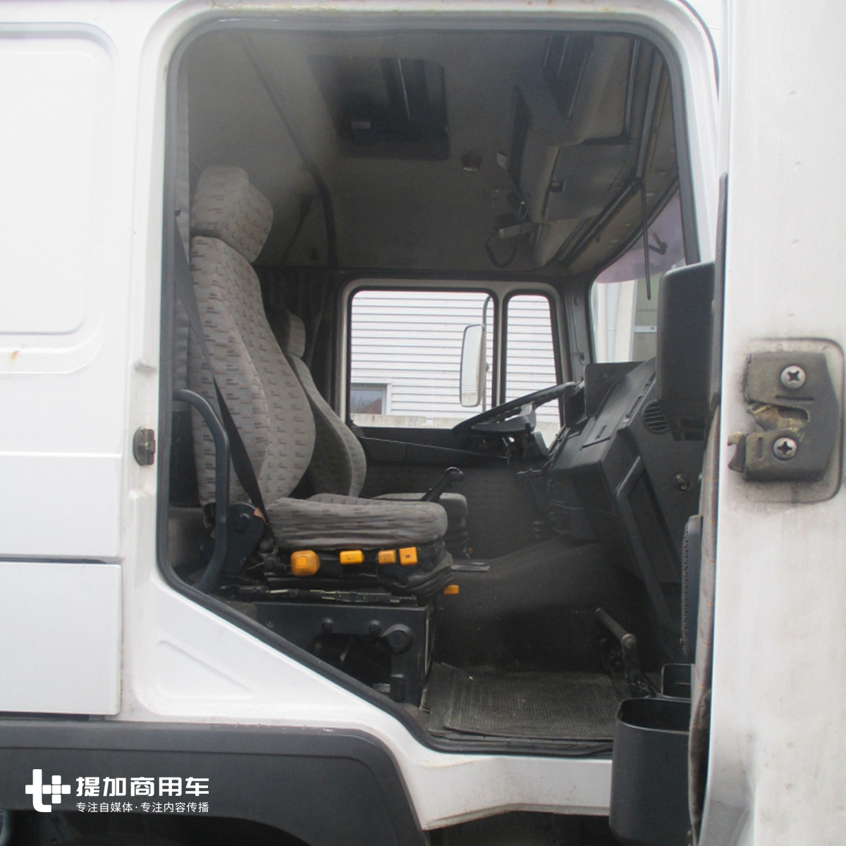 德龙F2000的原型车,带您见识一辆30多年车龄的曼恩F90牵引车 - 第12张 - 提加商用车网 德龙F2000的原型车,带您见识一辆30多年车龄的曼恩F90牵引车 - 第12张