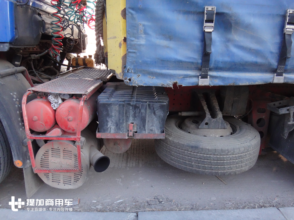 德龙F2000的原型车,带您见识一辆30多年车龄的曼恩F90牵引车 - 第17张 - 提加商用车网 德龙F2000的原型车,带您见识一辆30多年车龄的曼恩F90牵引车 - 第17张
