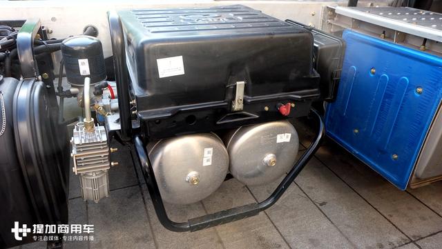 采用铝合金车架的重卡见过吗?可能是最轻的国产6X4牵引车诞生 - 第8张 - 提加商用车网 采用铝合金车架的重卡见过吗?可能是最轻的国产6X4牵引车诞生 - 第8张