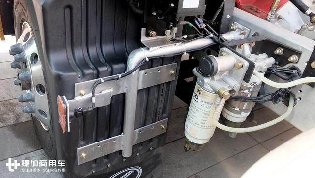 采用铝合金车架的重卡见过吗?可能是最轻的国产6X4牵引车诞生 - 第7张 - 提加商用车网 采用铝合金车架的重卡见过吗?可能是最轻的国产6X4牵引车诞生 - 第7张