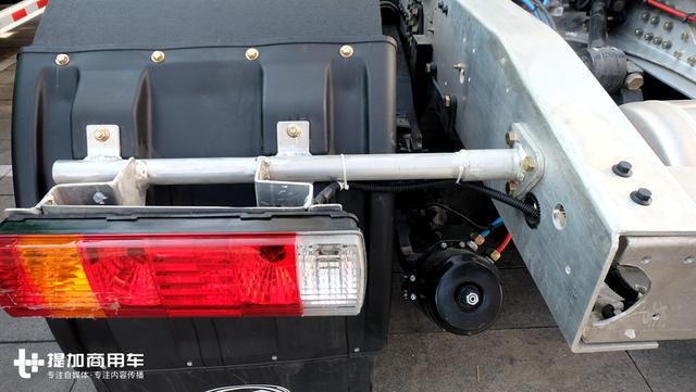 采用铝合金车架的重卡见过吗?可能是最轻的国产6X4牵引车诞生 - 第4张 - 提加商用车网 采用铝合金车架的重卡见过吗?可能是最轻的国产6X4牵引车诞生 - 第4张
