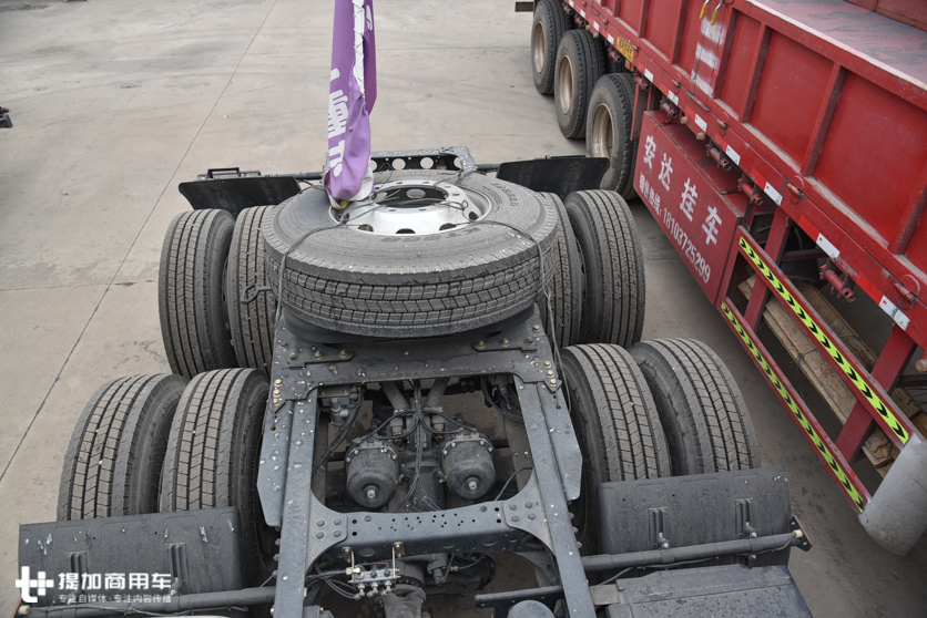 驾驶室纯平地板,带车载冰箱,带您见识下徐工推出的旗舰重卡G9 - 第6张 - 提加商用车网 驾驶室纯平地板,带车载冰箱,带您见识下徐工推出的旗舰重卡G9 - 第6张