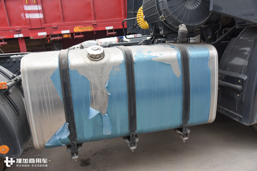 驾驶室纯平地板,带车载冰箱,带您见识下徐工推出的旗舰重卡G9 - 第8张 - 提加商用车网 驾驶室纯平地板,带车载冰箱,带您见识下徐工推出的旗舰重卡G9 - 第8张