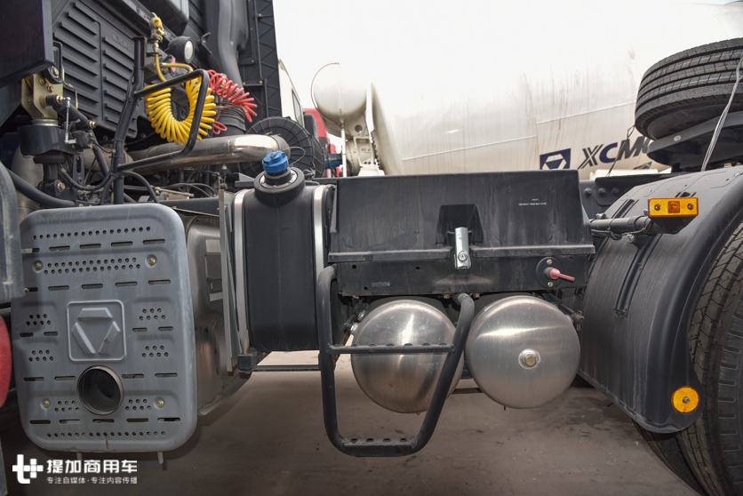 驾驶室纯平地板,带车载冰箱,带您见识下徐工推出的旗舰重卡G9 - 第9张 - 提加商用车网 驾驶室纯平地板,带车载冰箱,带您见识下徐工推出的旗舰重卡G9 - 第9张