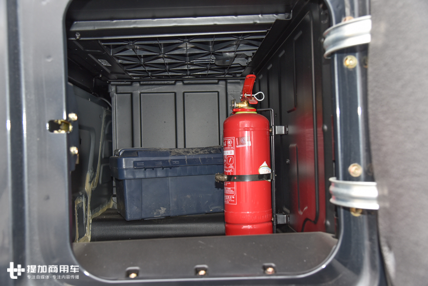 驾驶室纯平地板,带车载冰箱,带您见识下徐工推出的旗舰重卡G9 - 第12张 - 提加商用车网 驾驶室纯平地板,带车载冰箱,带您见识下徐工推出的旗舰重卡G9 - 第12张