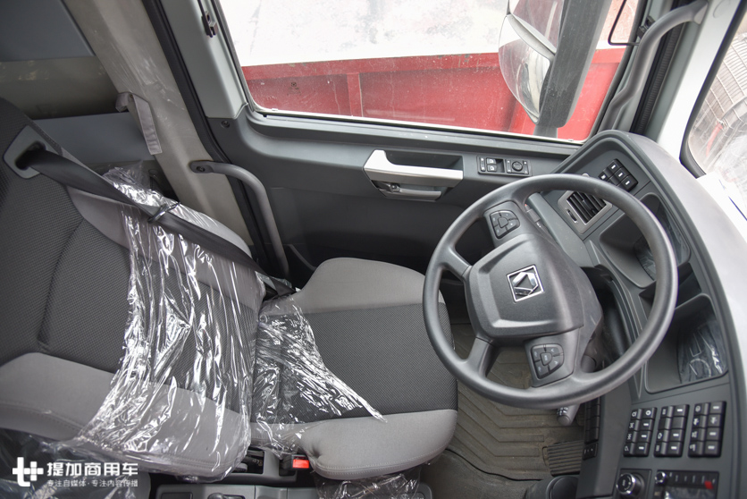 驾驶室纯平地板,带车载冰箱,带您见识下徐工推出的旗舰重卡G9 - 第14张 - 提加商用车网 驾驶室纯平地板,带车载冰箱,带您见识下徐工推出的旗舰重卡G9 - 第14张