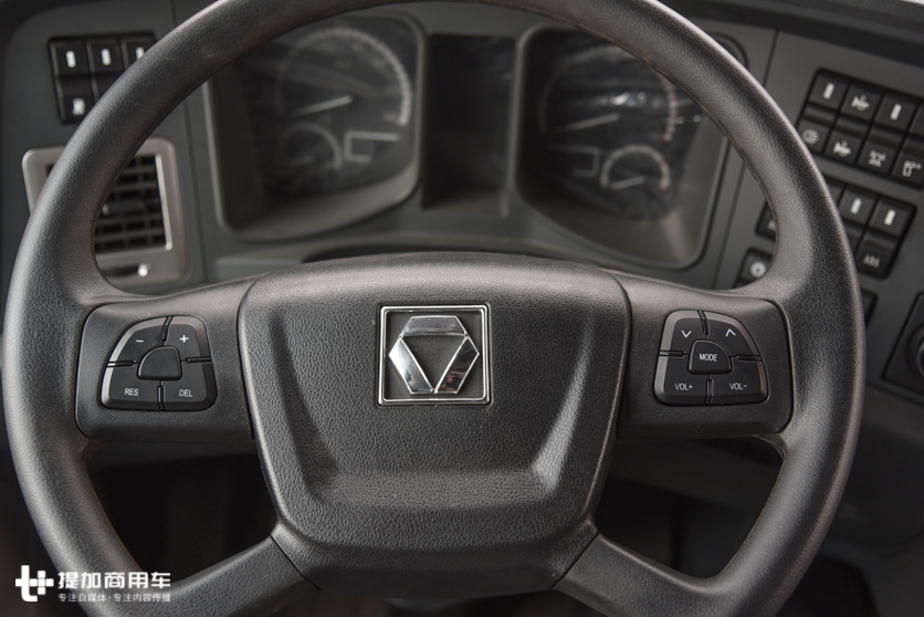 驾驶室纯平地板,带车载冰箱,带您见识下徐工推出的旗舰重卡G9 - 第17张 - 提加商用车网 驾驶室纯平地板,带车载冰箱,带您见识下徐工推出的旗舰重卡G9 - 第17张