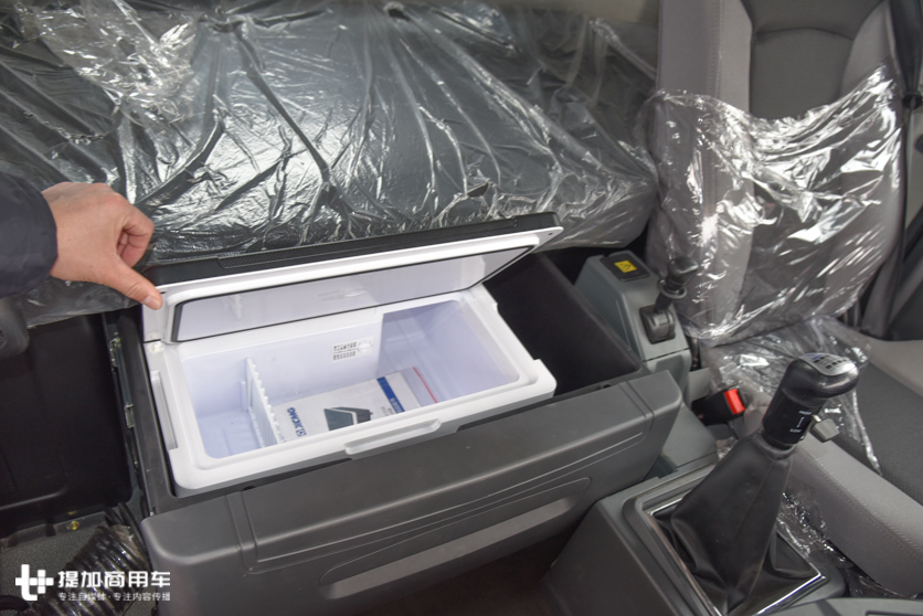 驾驶室纯平地板,带车载冰箱,带您见识下徐工推出的旗舰重卡G9 - 第23张 - 提加商用车网 驾驶室纯平地板,带车载冰箱,带您见识下徐工推出的旗舰重卡G9 - 第23张