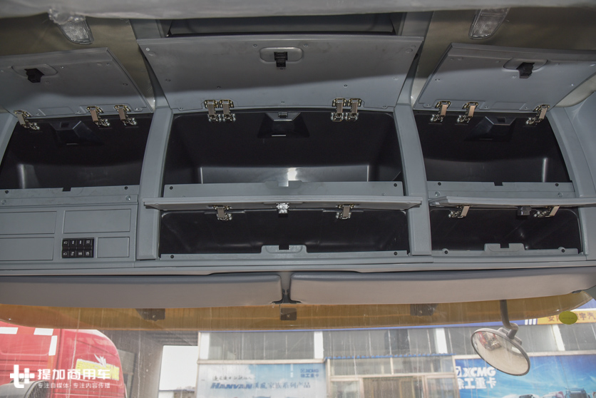 驾驶室纯平地板,带车载冰箱,带您见识下徐工推出的旗舰重卡G9 - 第26张 - 提加商用车网 驾驶室纯平地板,带车载冰箱,带您见识下徐工推出的旗舰重卡G9 - 第26张