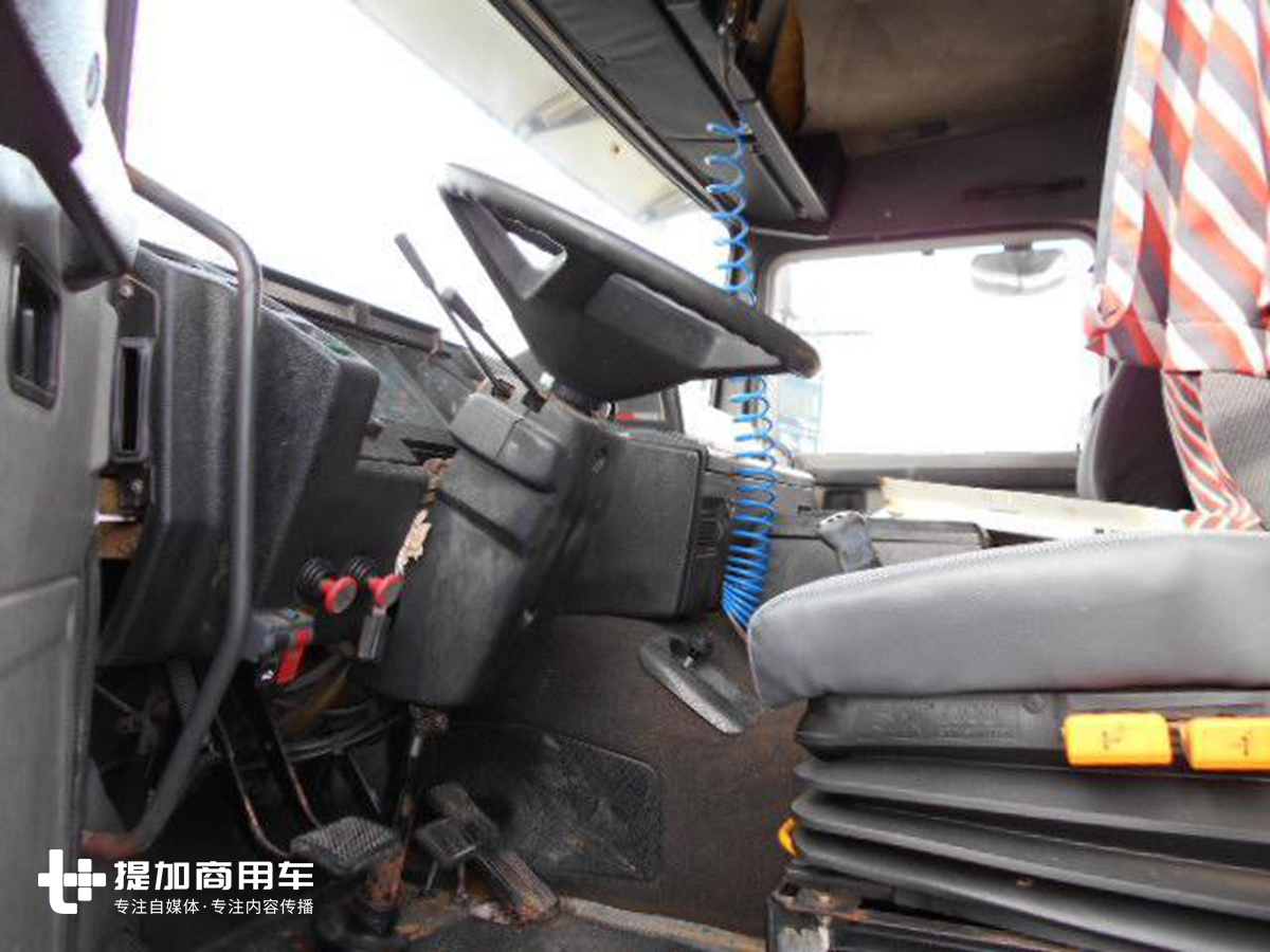 上世纪国内的进口卡车都在港口?曾服役上海港的沃尔沃F10卡车实拍 - 第8张 - 提加商用车网 上世纪国内的进口卡车都在港口?曾服役上海港的沃尔沃F10卡车实拍 - 第8张