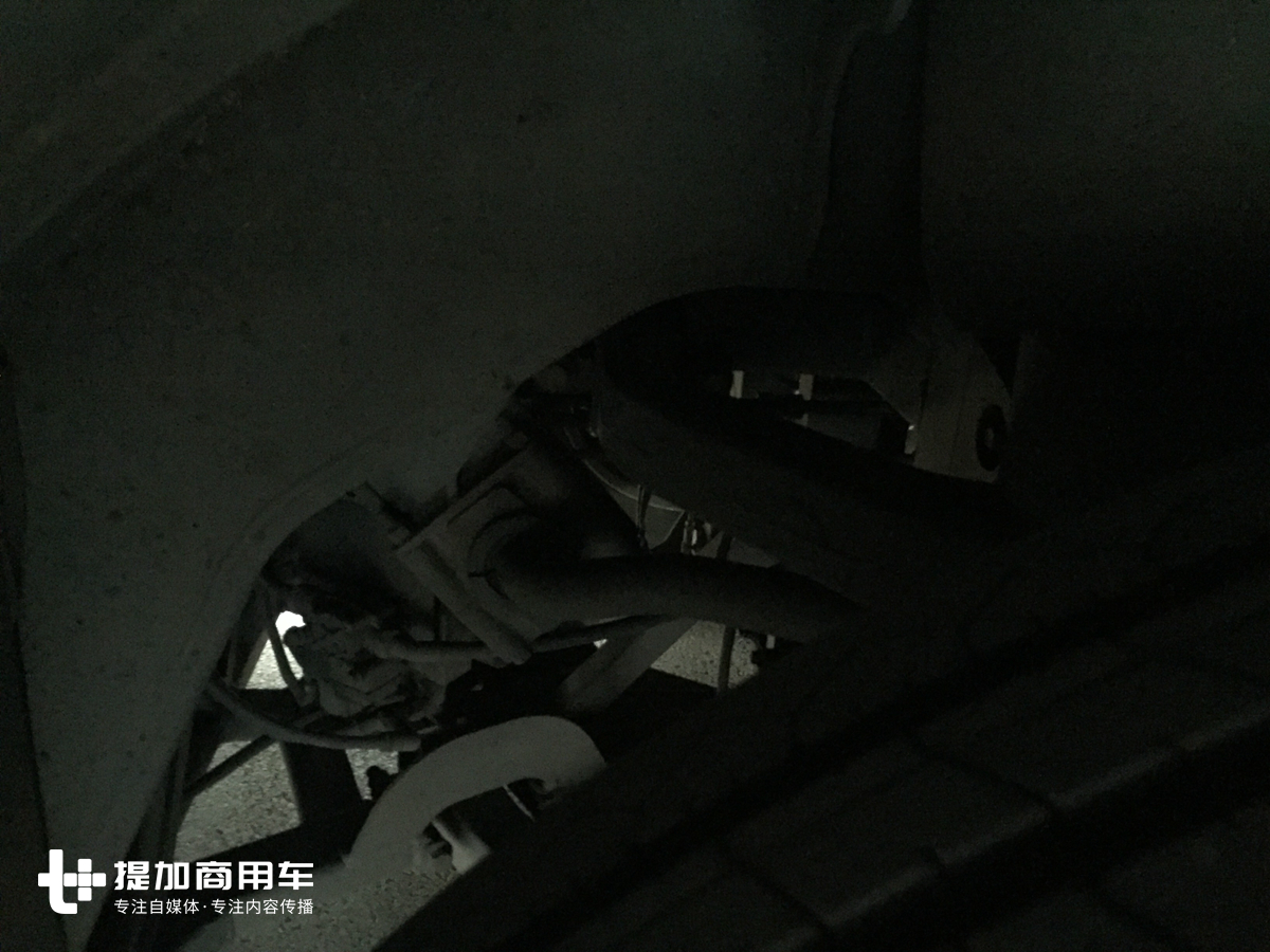 国内公路客运黄金时代落幕的见证者，还在运营的沃尔沃9800高端客车实拍 - 第16张