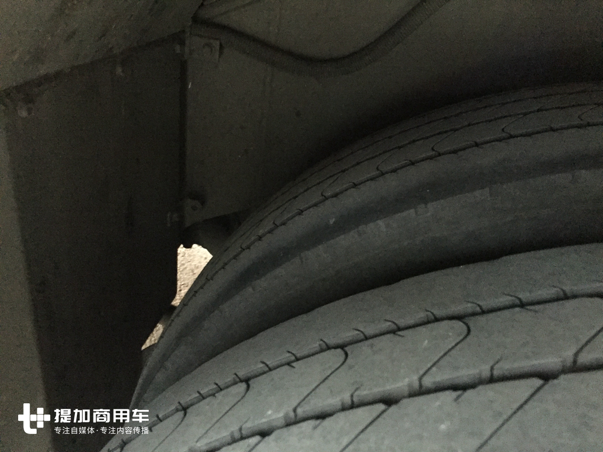 国内公路客运黄金时代落幕的见证者，还在运营的沃尔沃9800高端客车实拍 - 第19张