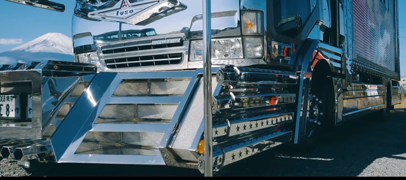 卡车老司机花3000万爆改自己卡车,带您见识日本的暴走卡车文化 - 第11张 - 提加商用车网 卡车老司机花3000万爆改自己卡车,带您见识日本的暴走卡车文化 - 第11张