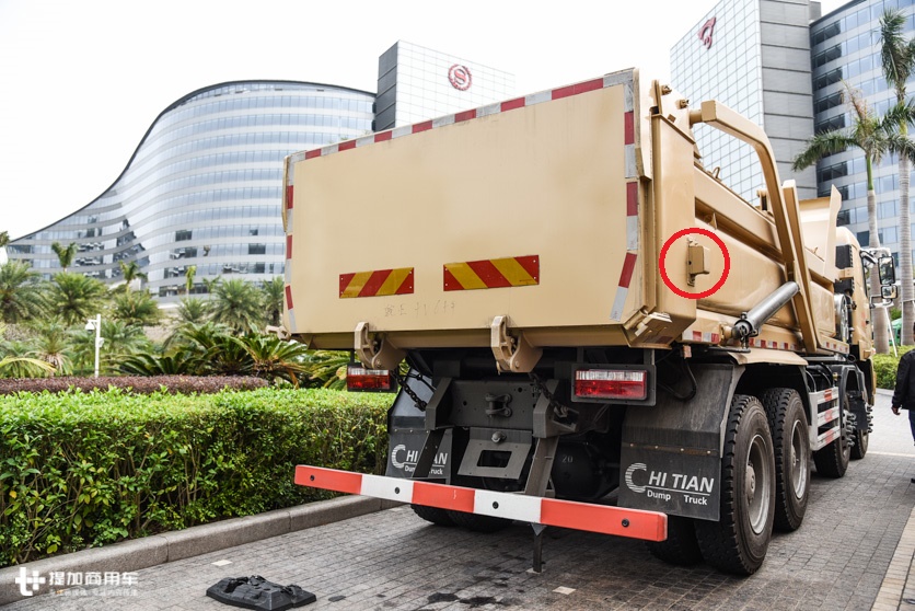 这是目前深圳销量最好的自卸?LNG动力的华菱4轴自卸车实拍 - 第3张 - 提加商用车网 这是目前深圳销量最好的自卸?LNG动力的华菱4轴自卸车实拍 - 第3张