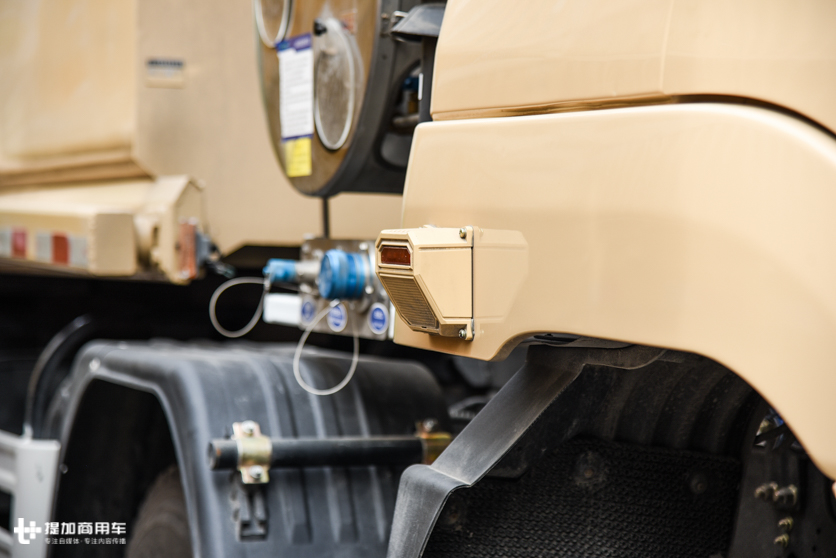 这是目前深圳销量最好的自卸?LNG动力的华菱4轴自卸车实拍 - 第4张 - 提加商用车网 这是目前深圳销量最好的自卸?LNG动力的华菱4轴自卸车实拍 - 第4张