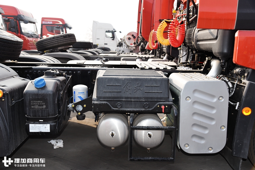 配550马力潍柴发动机,老司机为您解读解放的另一款旗舰重卡JH6 - 第7张 - 提加商用车网 配550马力潍柴发动机,老司机为您解读解放的另一款旗舰重卡JH6 - 第7张