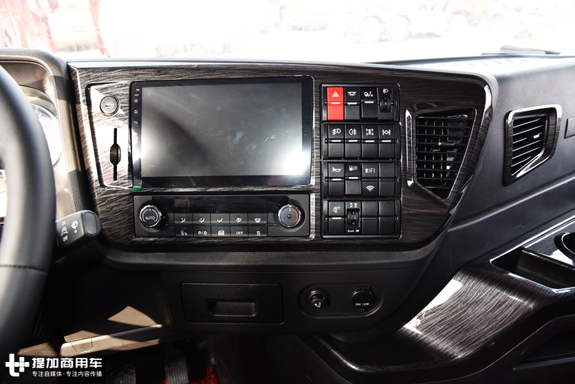 配550马力潍柴发动机,老司机为您解读解放的另一款旗舰重卡JH6 - 第19张 - 提加商用车网 配550马力潍柴发动机,老司机为您解读解放的另一款旗舰重卡JH6 - 第19张