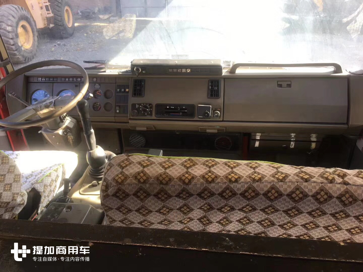 退役十多年依然车况完好,带您见识一辆二十多年车龄的马基路斯消防车 - 第6张 - 提加商用车网 退役十多年依然车况完好,带您见识一辆二十多年车龄的马基路斯消防车 - 第6张