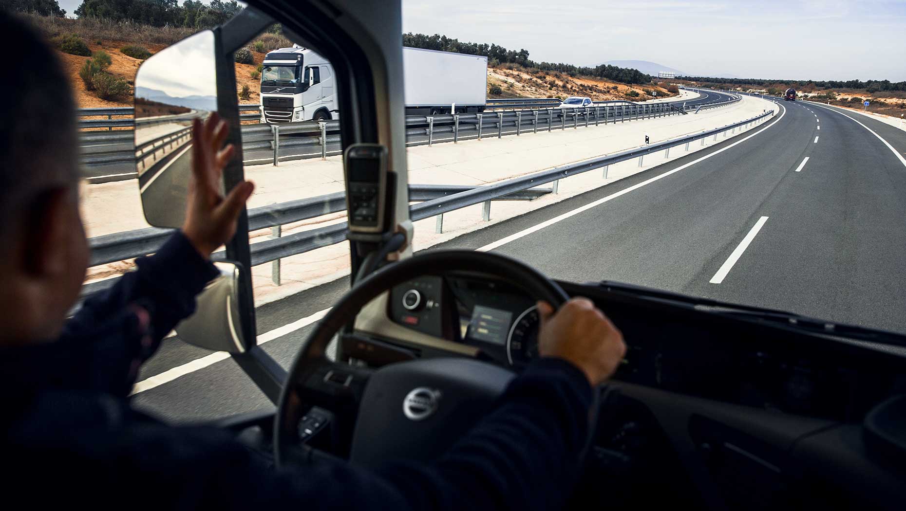 460马力比国产车550马力动力还强,沃尔沃推出迄今为止最节油卡车 - 第8张 - 提加商用车网 460马力比国产车550马力动力还强,沃尔沃推出迄今为止最节油卡车 - 第8张