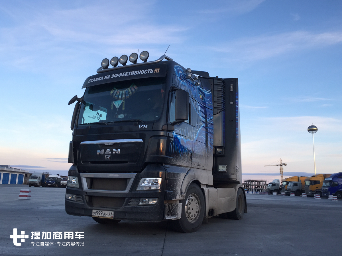 来自德国MAN的高端旗舰卡车，680马力V8动力的TGX牵引车实拍 - 第4张