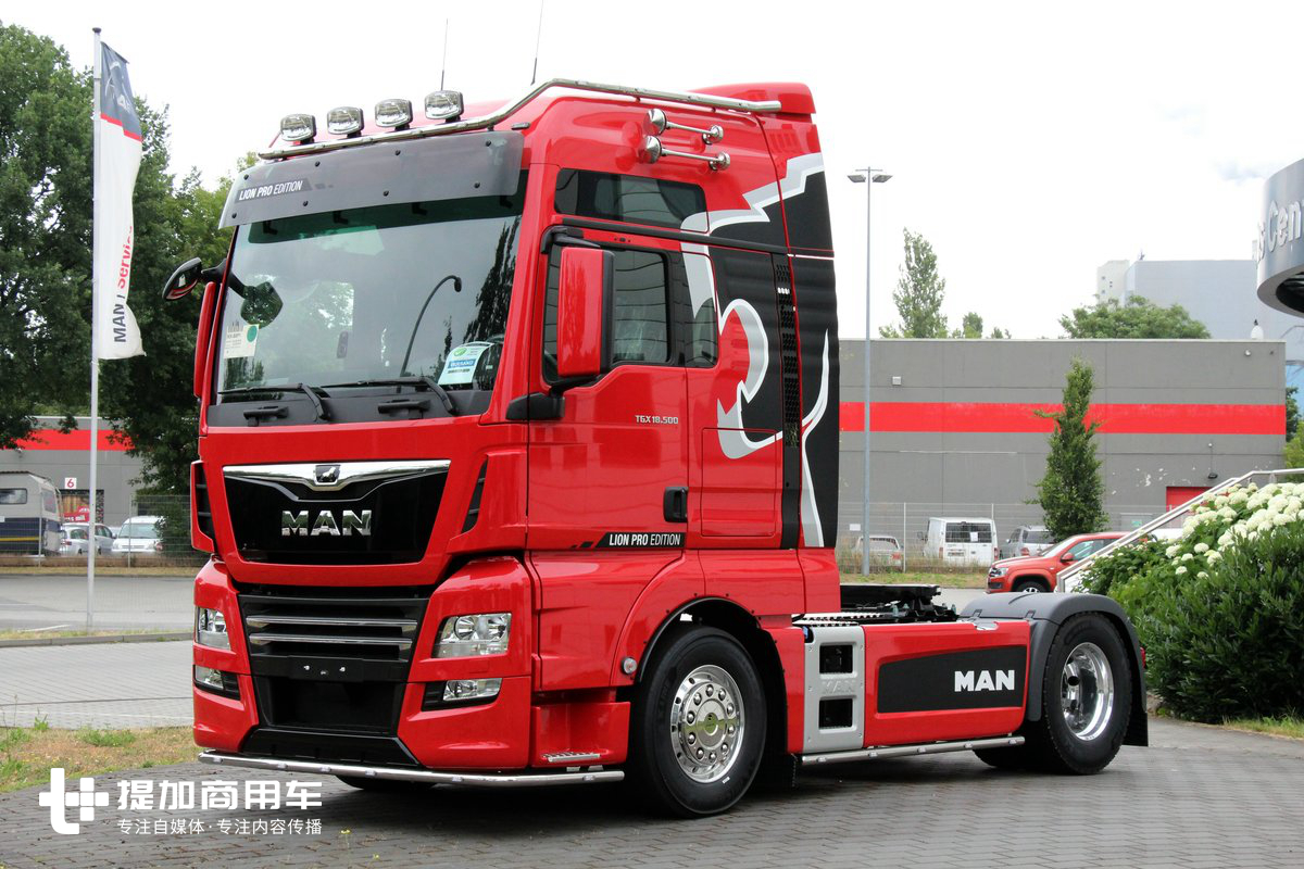 来自德国MAN的高端旗舰卡车，680马力V8动力的TGX牵引车实拍 - 第28张