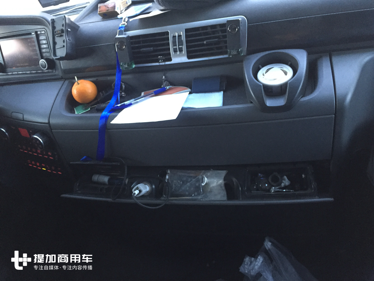 来自德国MAN的高端旗舰卡车，680马力V8动力的TGX牵引车实拍 - 第14张